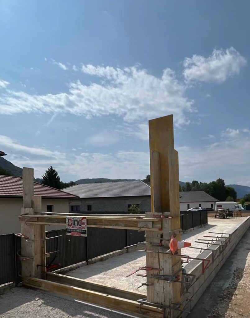 Pose des fondations, réalisation de notre entreprise générale du bâtiment à Antibes